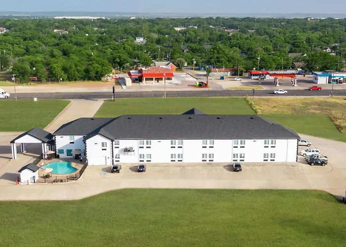 Atria Hotel And Rv Mcgregor