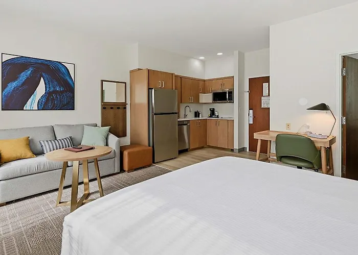Best Western Plus Hannaford Inn & Suites