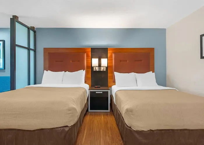 Quality Inn & Suites At Coos Bay