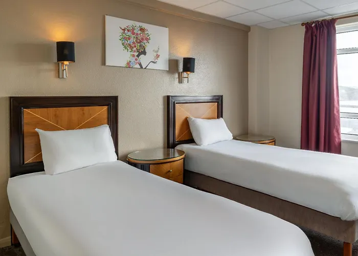 The Grand Burstin Hotel