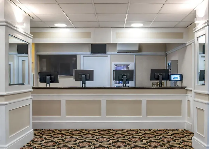 The Grand Burstin Hotel
