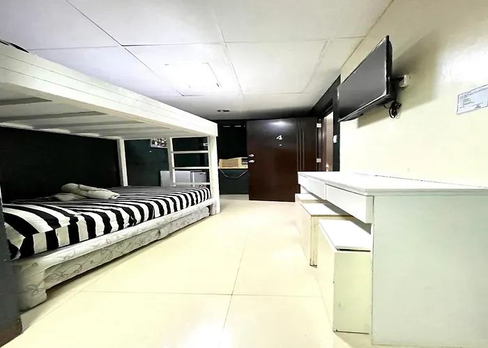 Oyo 910 Sabaidee Suites
