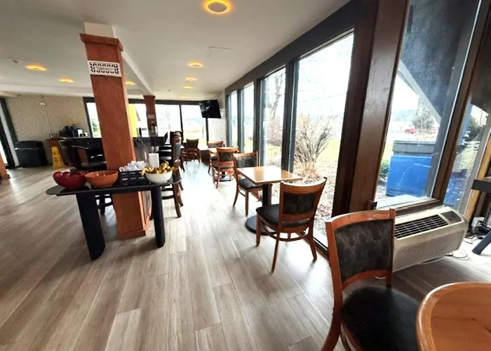 Days Inn By Wyndham Rutland/Killington Area