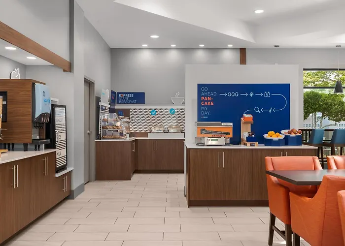 Holiday Inn Express & Suites Memphis East By Ihg