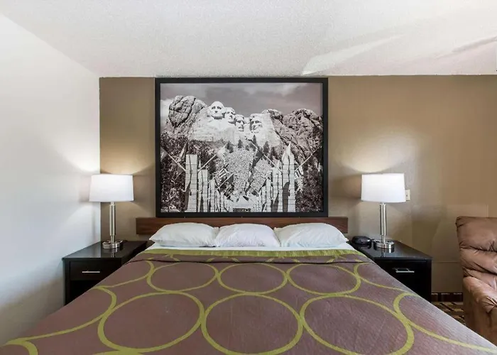 Super 8 By Wyndham Wayne