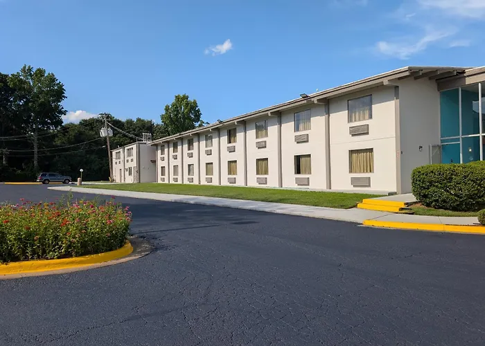 Forsythia Inn