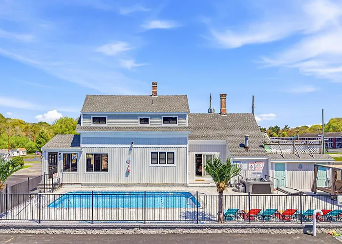Dennisport Surf Club Boutique Hotel