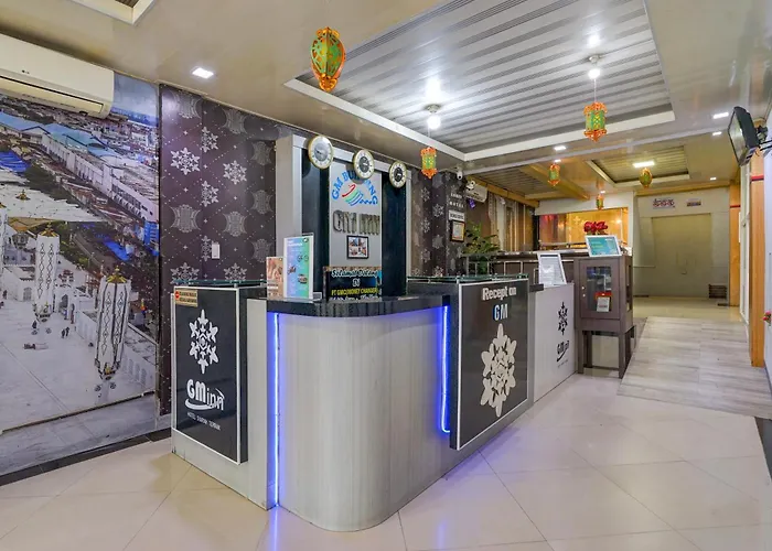 Townhouse Oak Near Tugu Simpang Lima Formerly Gm Inn Hotel
