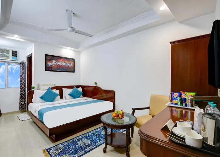 Hotel Chanchal Deluxe -A Unit Of Nihar Hotels-Just 2 Minutes Walking Distance From New Delhi Railway Station