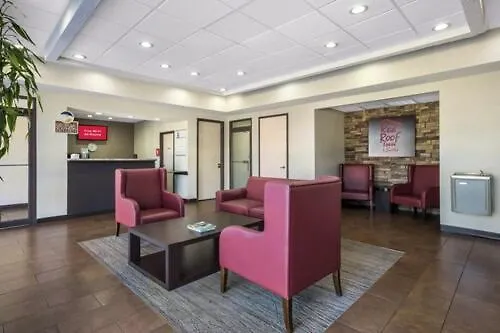 Red Roof Inn & Suites