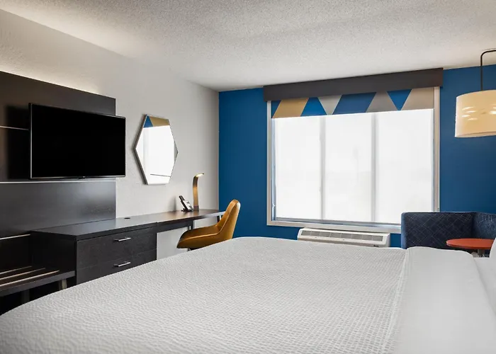 Holiday Inn Express Hotel & Suites Altoona-Des Moines By Ihg