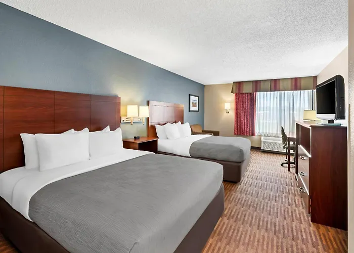 Quality Inn & Suites Lawrence - University Area