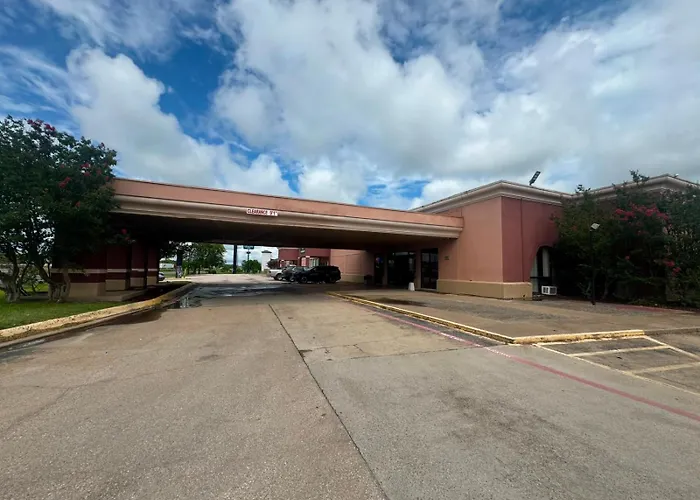 Express Inn & Suites Greensville Tx