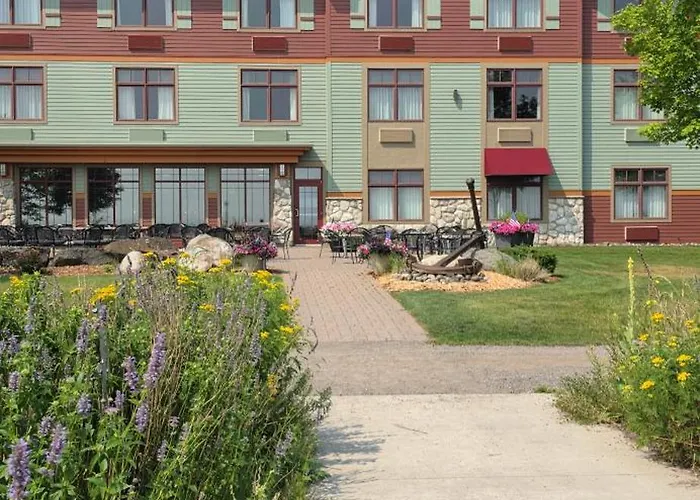Canal Park Lodge