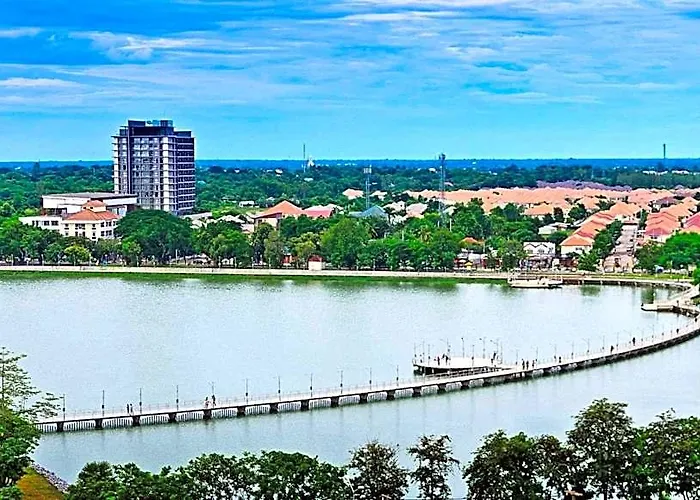 Grand Leo Hotel