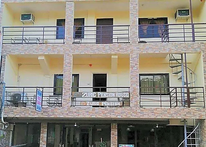 Cozy Coron Inn