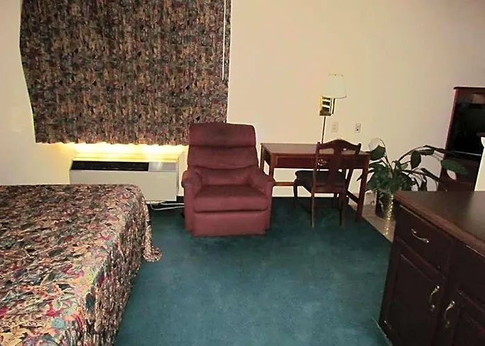 Western Inn & Suites Hampton