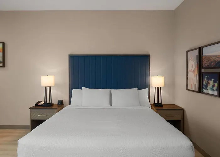 La Quinta Inn & Suites By Wyndham Tracy