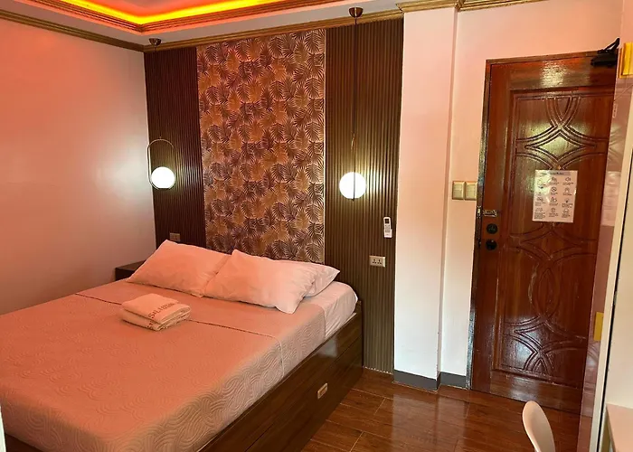 S&L Lodging House And Tampisaw Restaurant