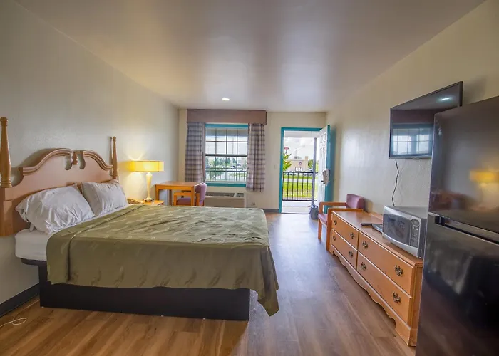 Economy Inn & Suites