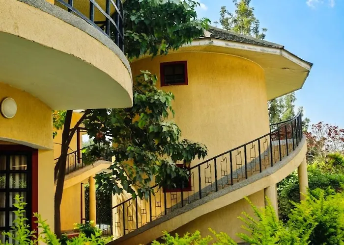 Lomanira Splendour Hotel