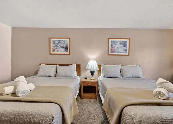 Eagle Motel Suite 111
