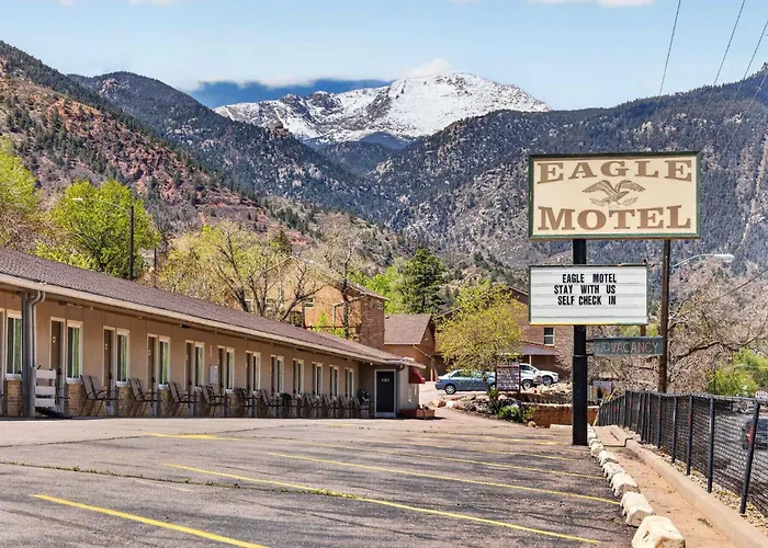 Eagle Motel Suite 110