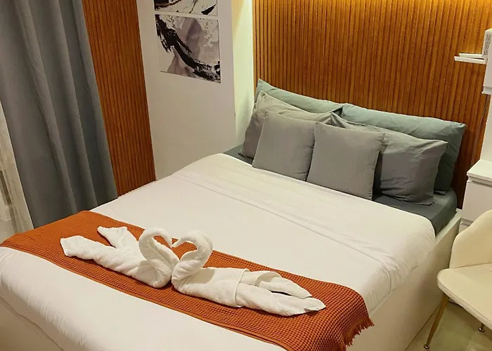 Lotuz Staycation At Azure North