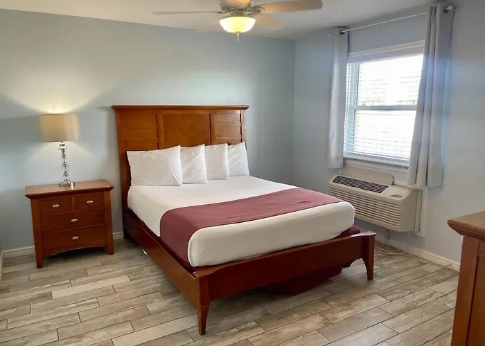 Beachgate Condo Suites And Hotel 517A517B Condo