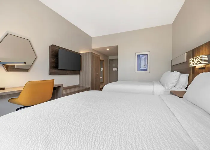 Holiday Inn Express Hotel & Suites Lake Elsinore By Ihg