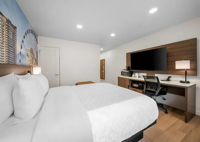 Clarion Pointe Kent - Seattle South