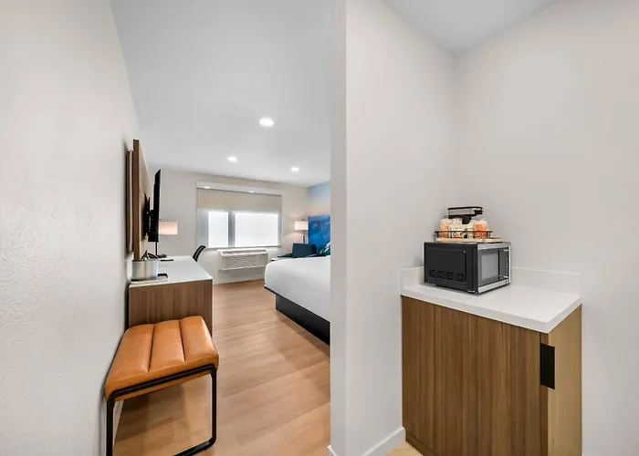 Clarion Pointe Kent - Seattle South