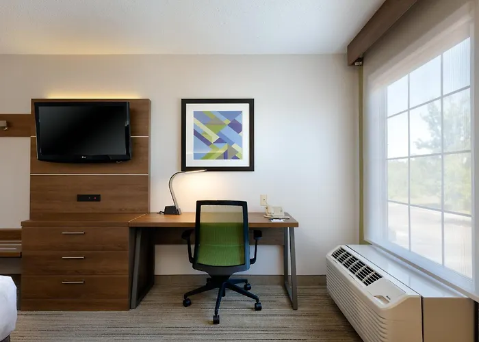Holiday Inn Express & Suites Milton East I-10 By Ihg