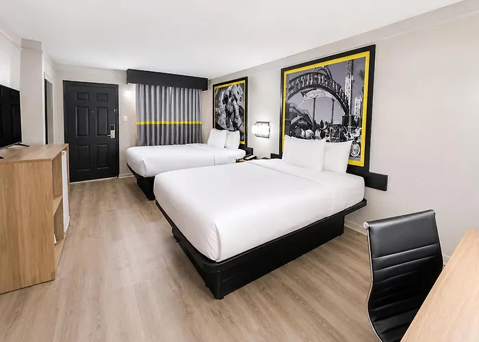 Super 8 By Wyndham Nacogdoches Near University