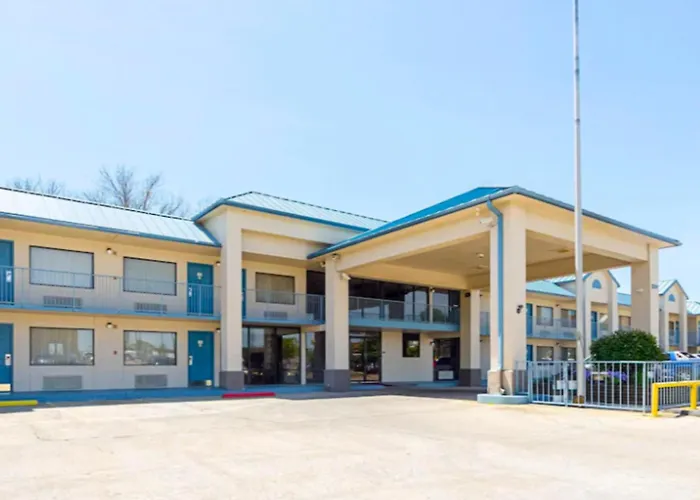 Eco Lodge Inn & Suites Bentonville Near I 49