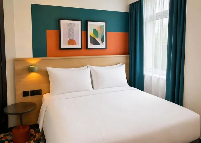 Garner Hotel Eight Acres Elgin