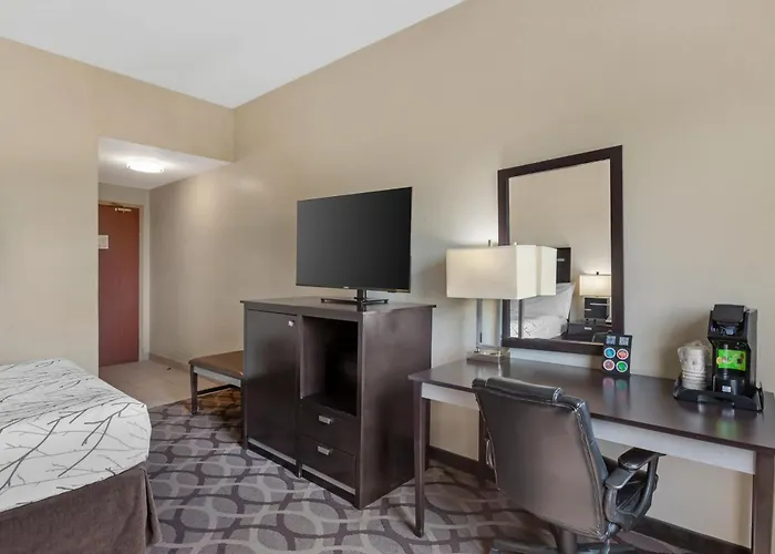 Best Western Plus Travel Hotel Toronto Airport