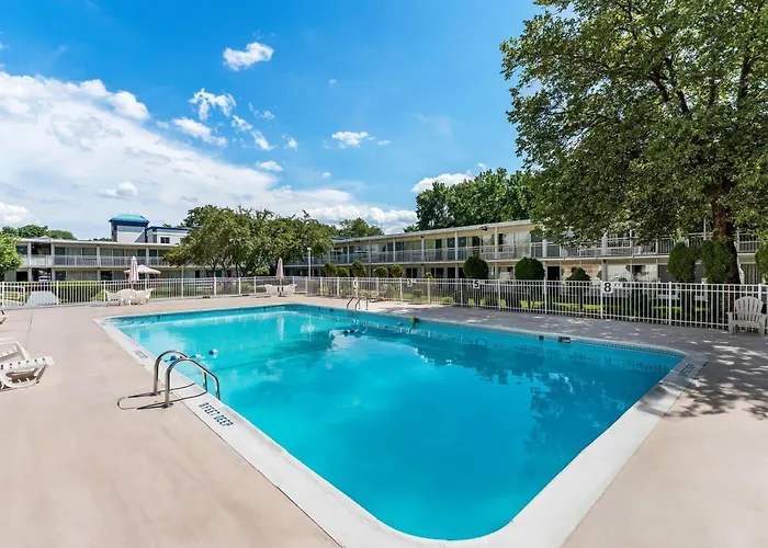 Howard Johnson By Wyndham Albany