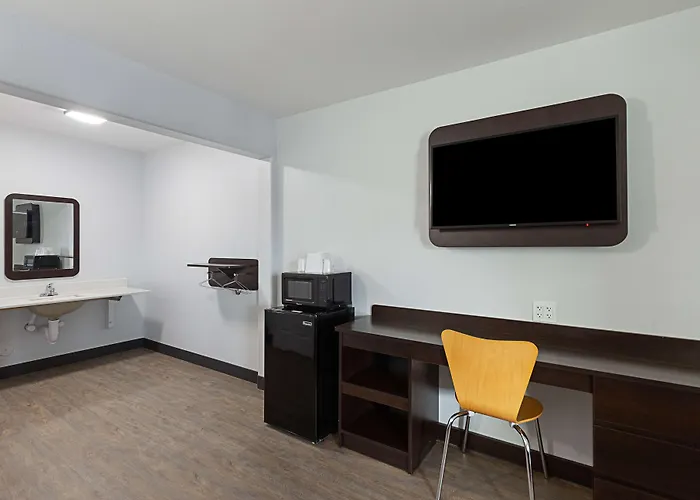 Motel 6-Show Low, Az