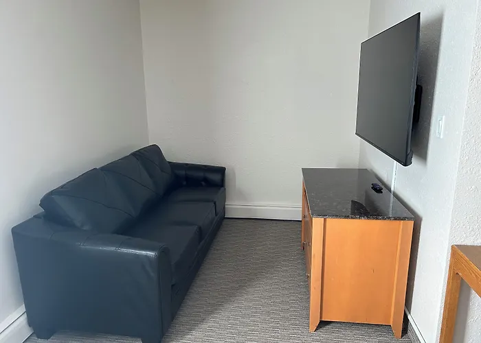 Anavada Inn & Suites - Grande Prairie