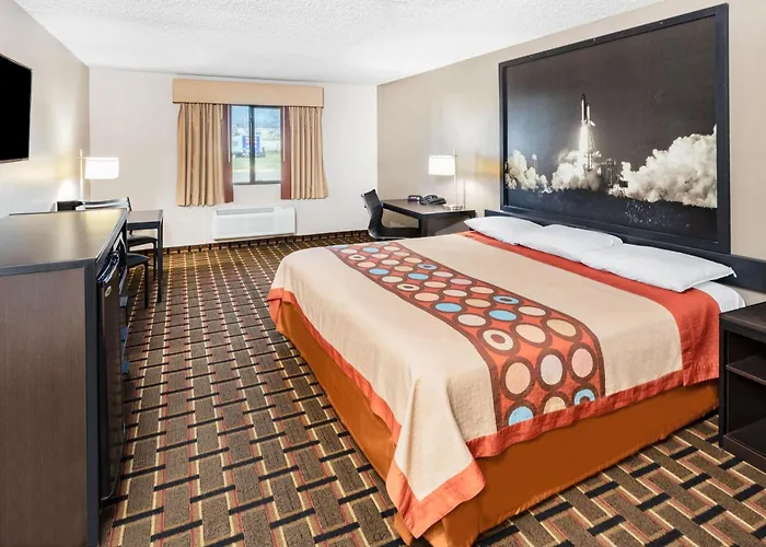 Super 8 By Wyndham League City Kemah Area