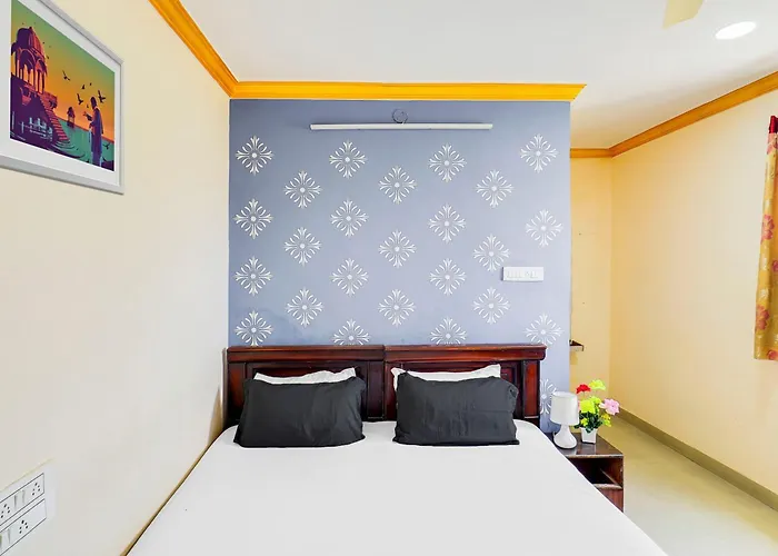 Collection O New Royal Plaza Nampally