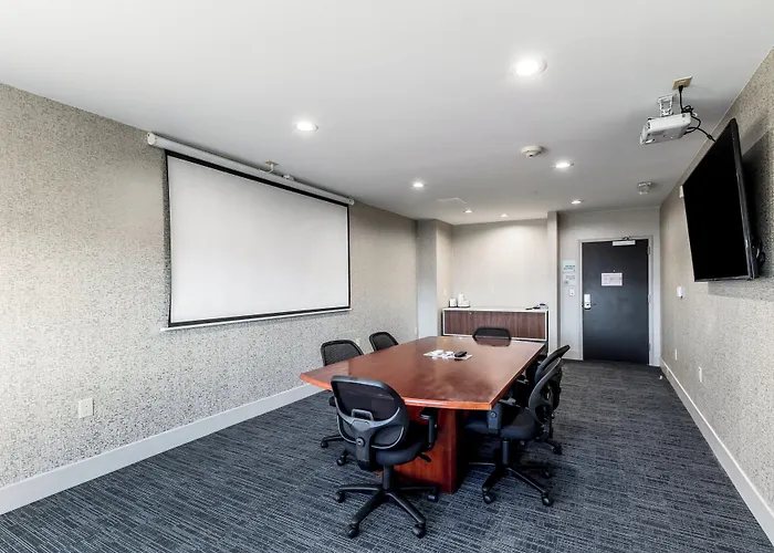 Holiday Inn Express & Suites Jersey City North - Hoboken By Ihg