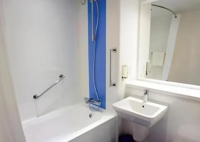 Travelodge Perth Broxden Junction