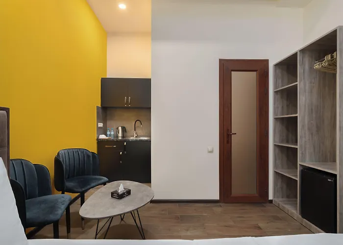 Elysium Gallery Hotel