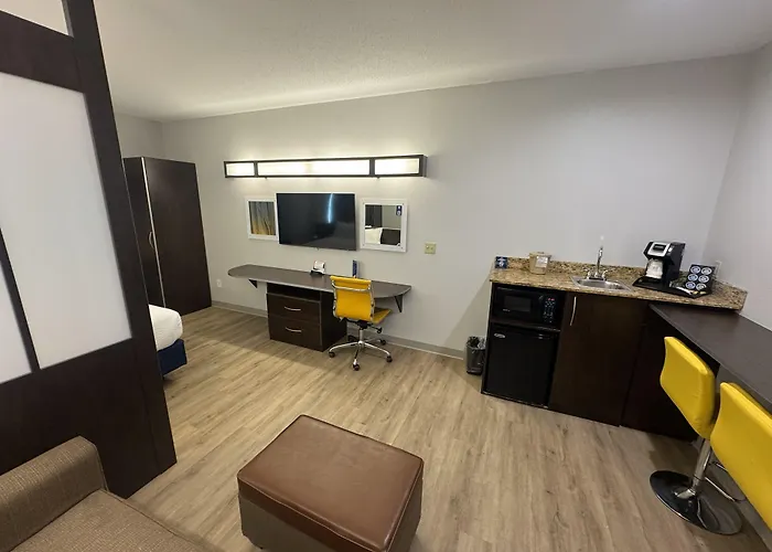 Microtel Inn & Suites By Wyndham Wheeling At The Highlands
