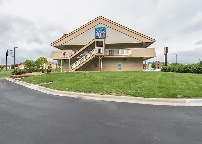 Motel 6-Overland Park, Ks