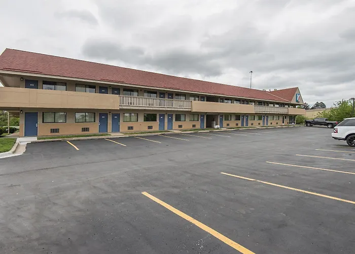 Motel 6-Overland Park, Ks