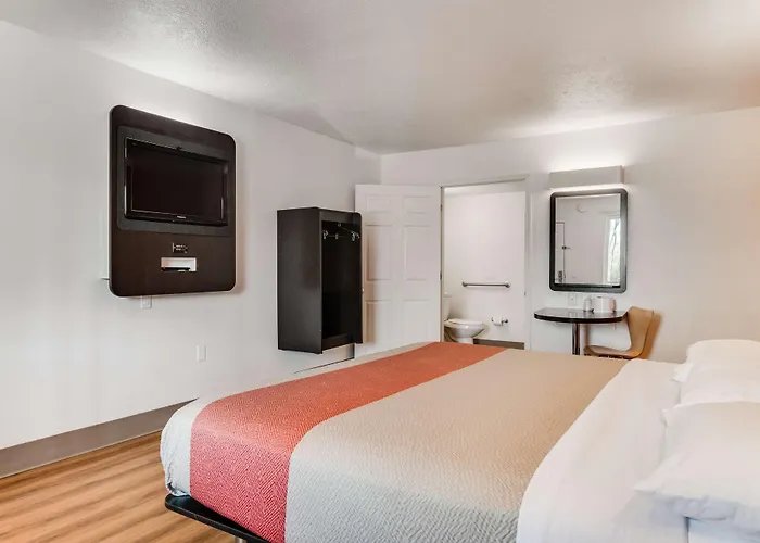 Motel 6-Youngstown, Oh