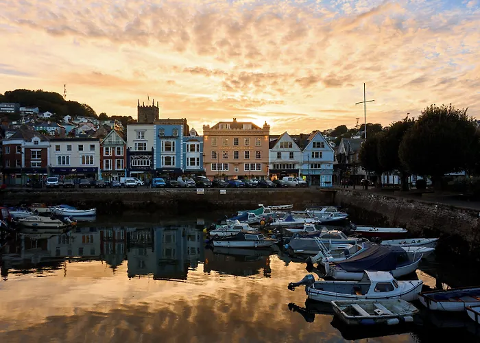 Dartmouth Cheap Hotels